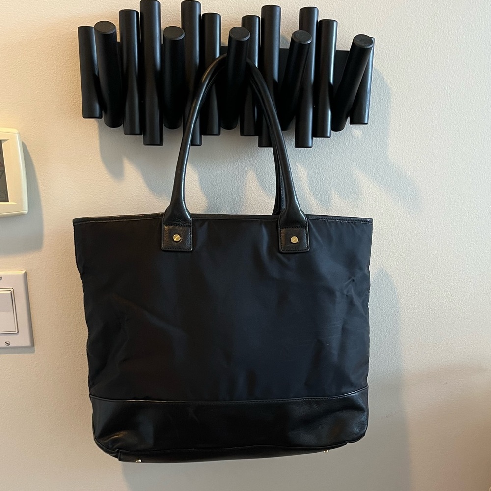 Tory Burch Nylon/Leather tote with logo - Picture 2 of 5